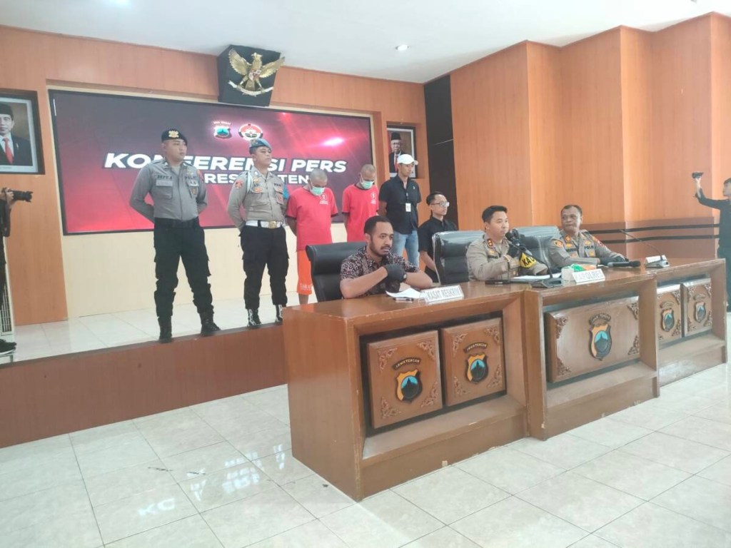 Karena Sakit Hati, Beni Tega Membacok Willi & Sendy Yang Sudah Puluhan Tahun&nbsp;Berteman