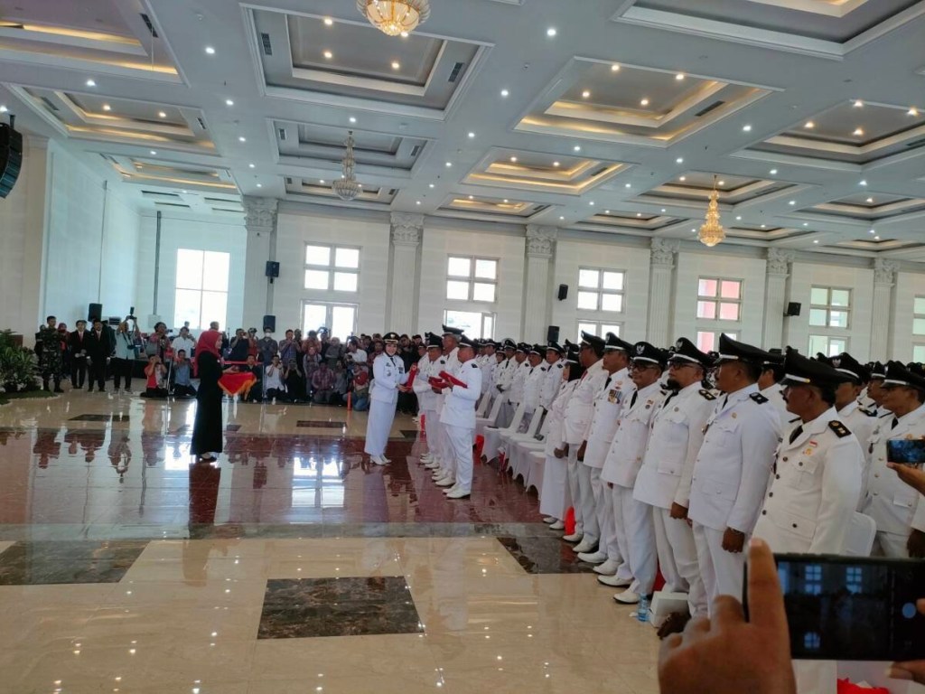 Sejumlah 377 Kades Terima SK Pengukuhan Masa Jabatan 8&nbsp;Tahun