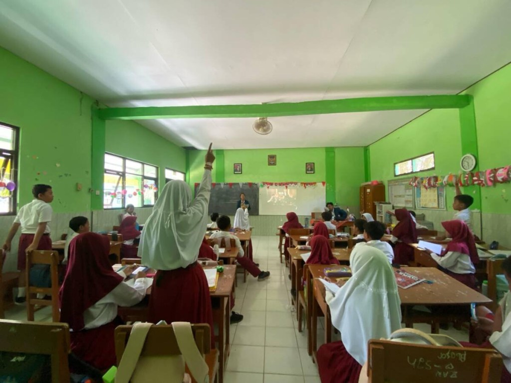 Aku Cinta Rupiah : Mahasiswa KKN Undip Memberikan Edukasi dan Pendampingan Mengenai Pentingnya Mengenal Mata Uang&nbsp;Rupiah.